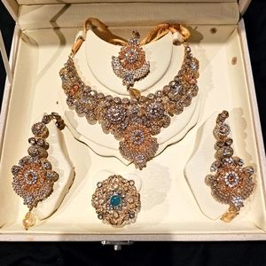 Bridal jewelry set